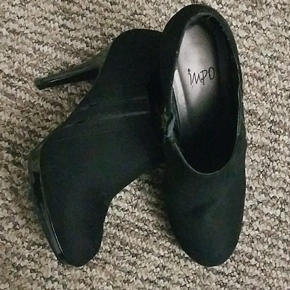 COPY - Black heel Booties - Picture 2 of 2